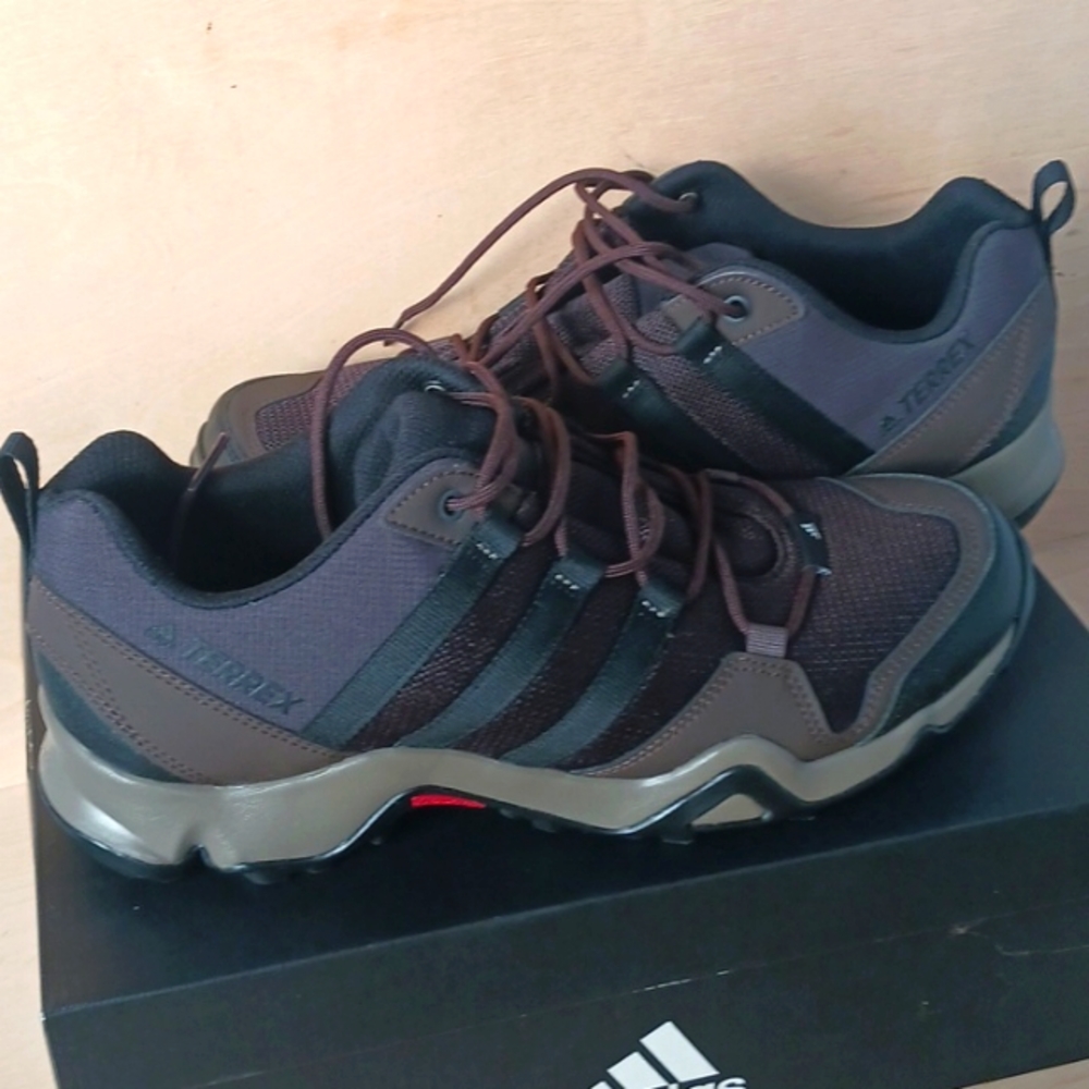 Adidas Terrex AX2R size 9 brown and black